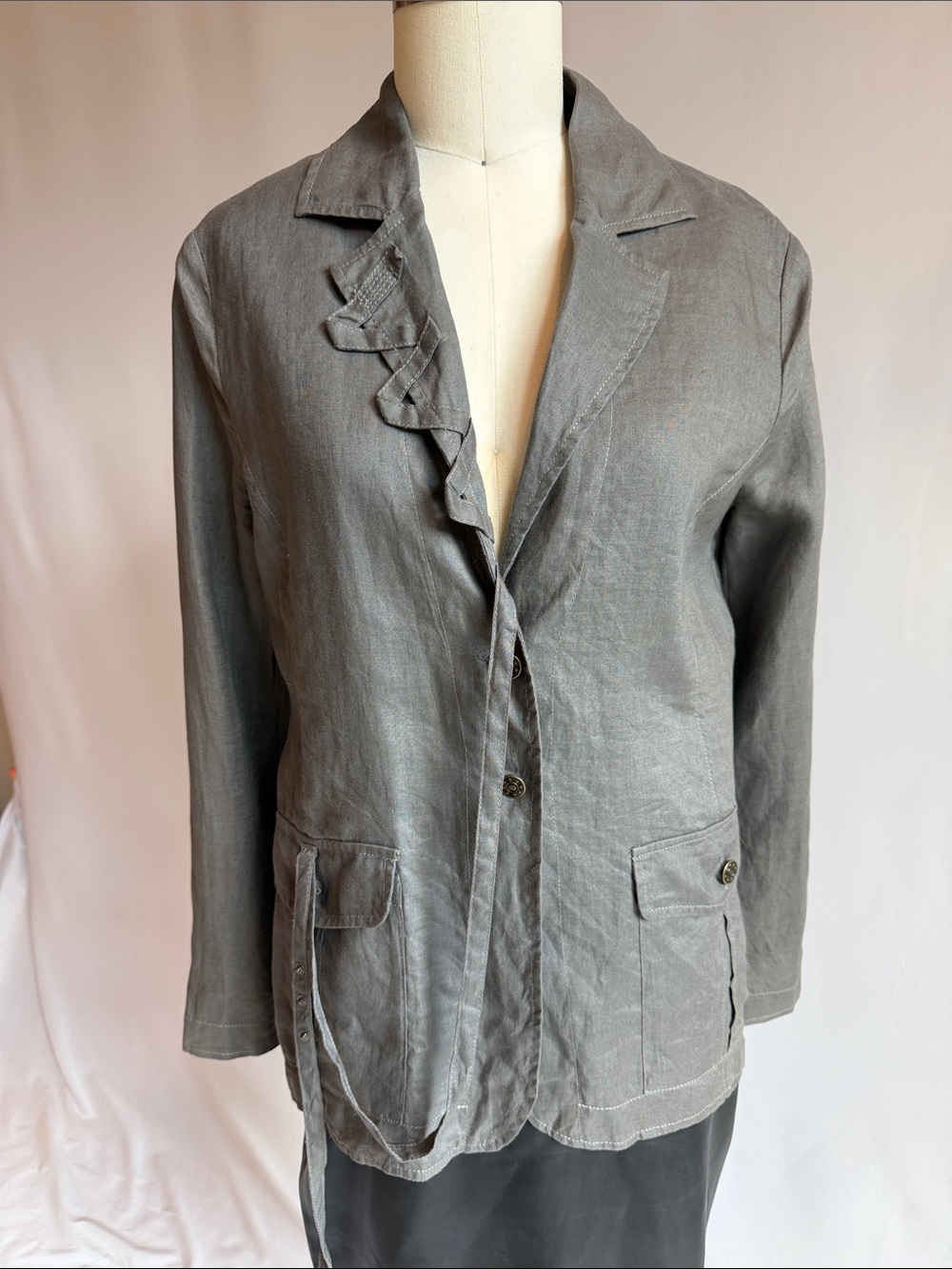Animale Gray 💯 Linen Ruffle Notch Collar Blazer